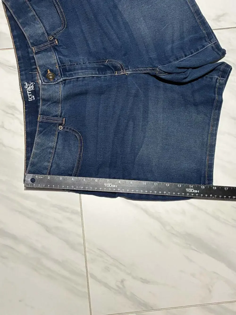 Terra & Sky Women's Plus Size Dark Wash Stretch Denim Shorts - Picture 3 of 5